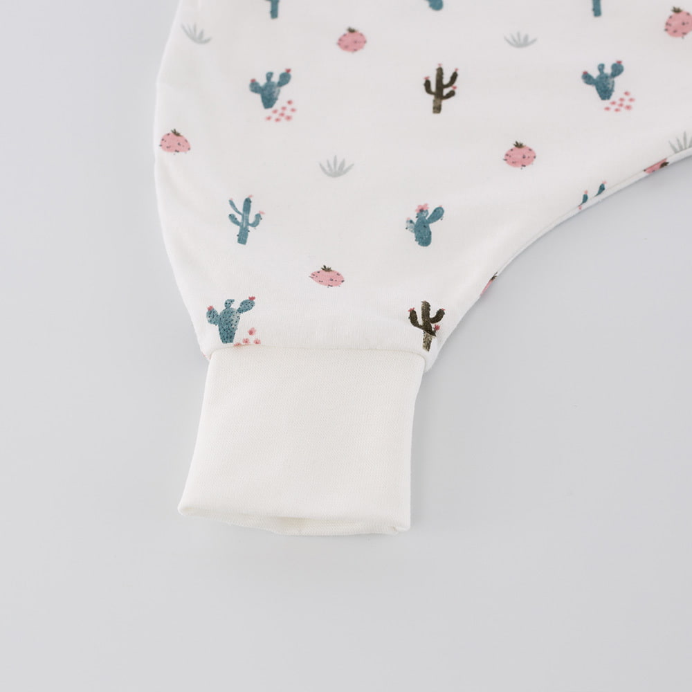 Leichter Schlafsack TO GO im Design Kaktusliebe Detailfoto vom Bündchen beim Fuß
