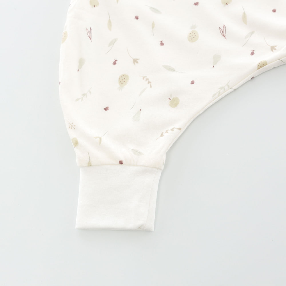 Leichter Schlafsack TO GO im Design Sommerfrische Detailfoto vom Bündchen beim Fuß