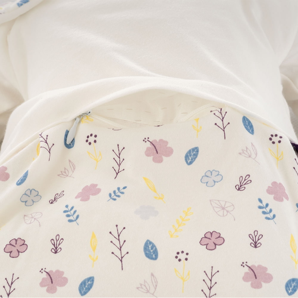LIEBMICH Schlafsack im Design Blumig Detailfoto vom Belüftungsschlitz vorne