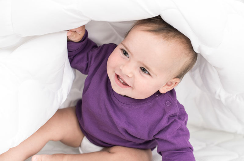 baby-bild-unter-babybettdecke-louisa baby-bild-unter-babybettdecke-louisa