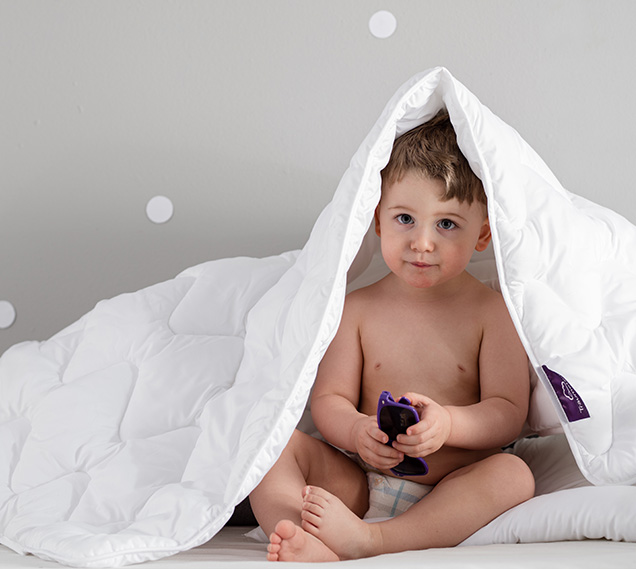 Babybettdecke-Baby kind-babybettdecke-ueber-kopf