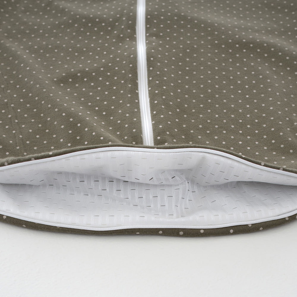 Sommerschlafsack Pünktchen oliv Baumwolle Detail Belüftung