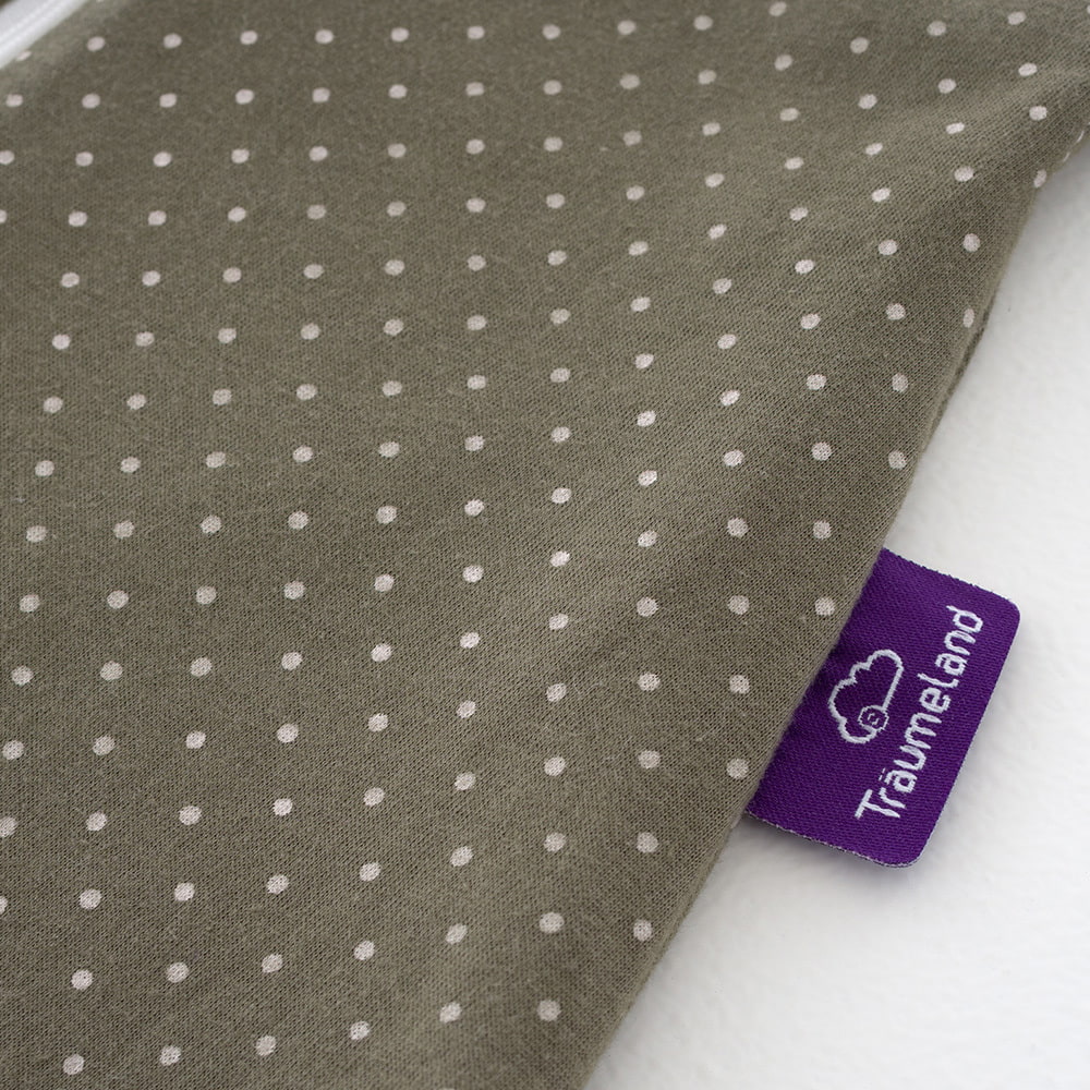 Sommerschlafsack Pünktchen oliv Baumwolle Detail Etikett