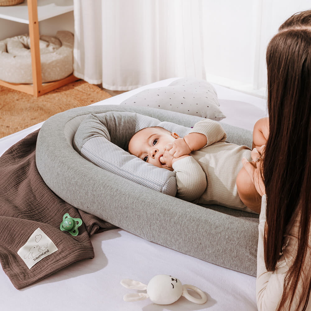 Baby im Nest HOME Air mit Nestverkleinerung
