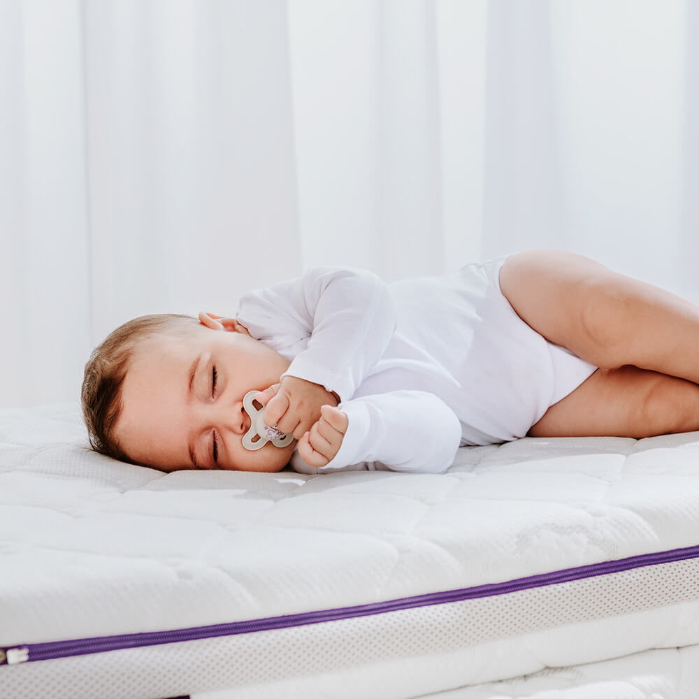 schlafendes Baby auf Träumeland-Matratze schlafendes Baby auf Träumeland-Matratze
