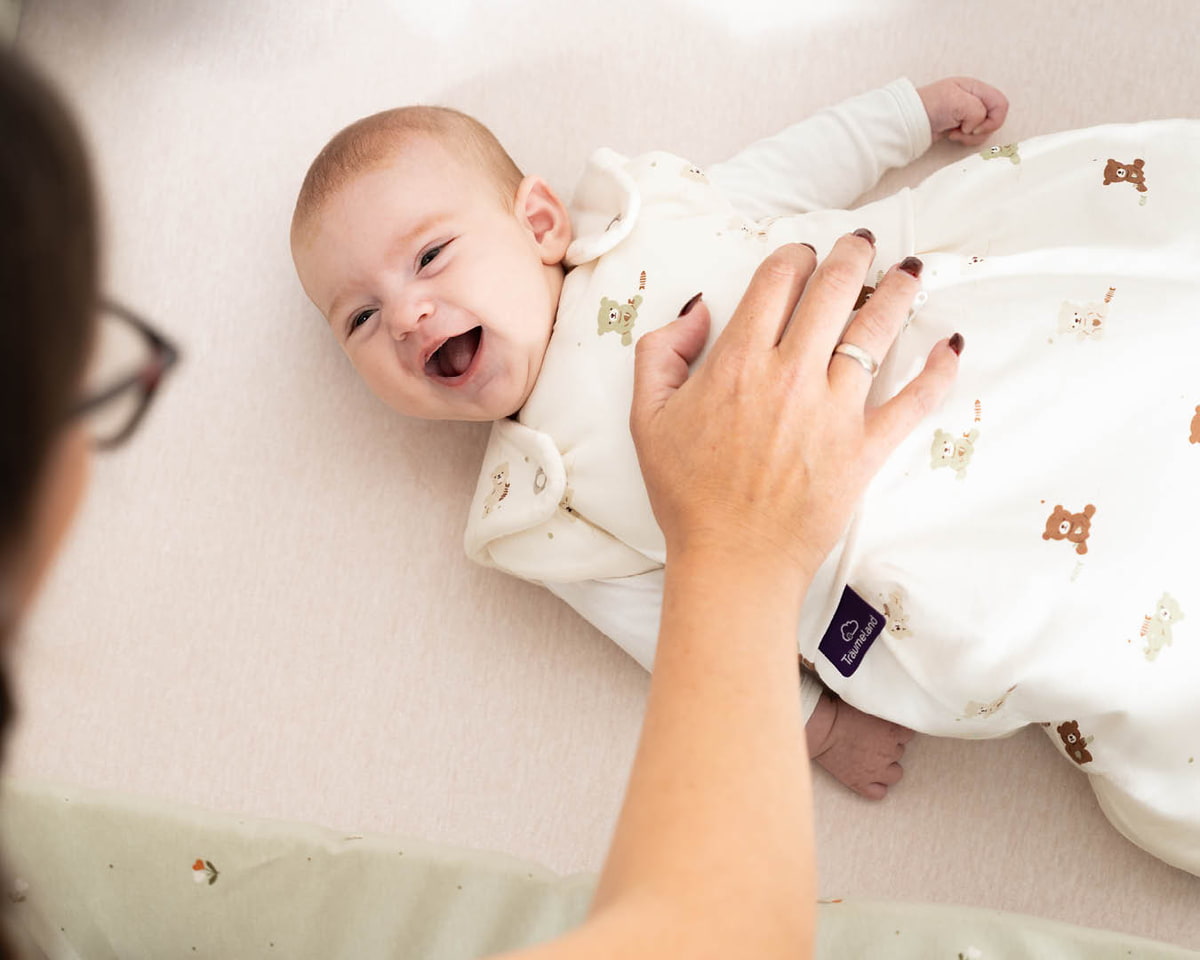 Schlafsack Baby Träumeland in Babybett schlafsack-baby-traeumeland-baby