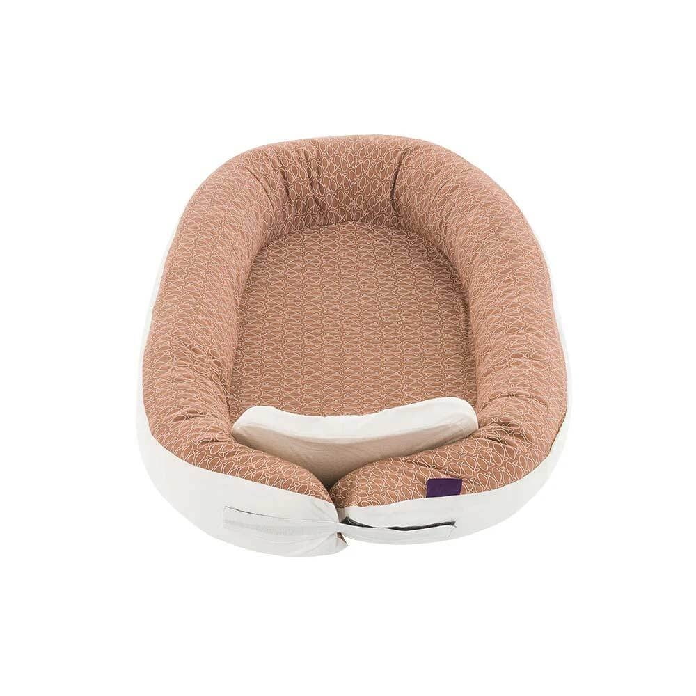 Nest HOME Comfort von Träumeland Ansicht schräg geschlossen Design Fische braun