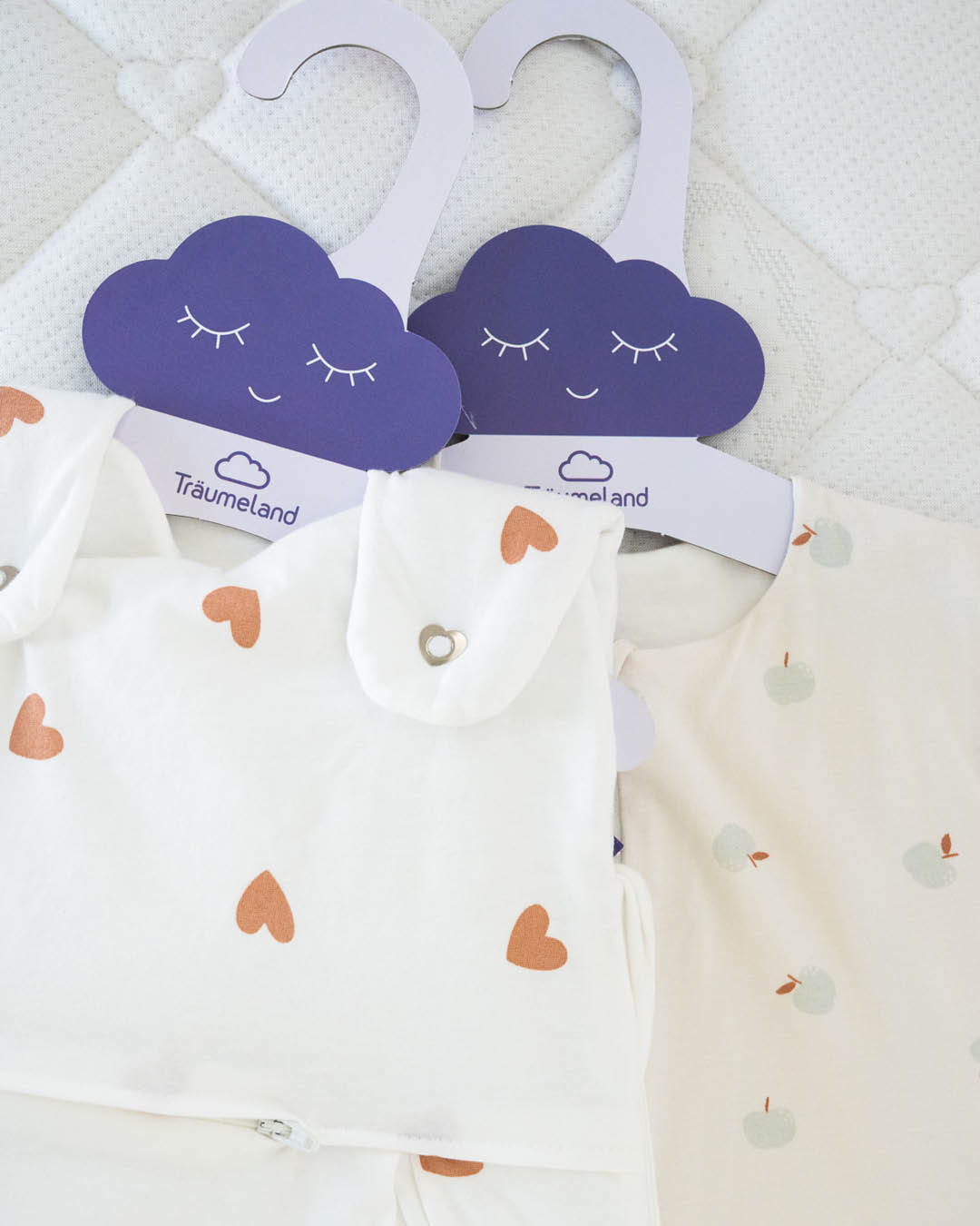 Babyschlafsack in neuem Herz-Design Träumeland Schlafsäcke in neuen Herz Design